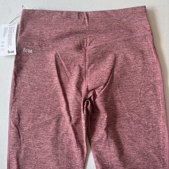 FEAT Solace Gogi Berry Leggings  Medium NWT - Picture 7 of 7